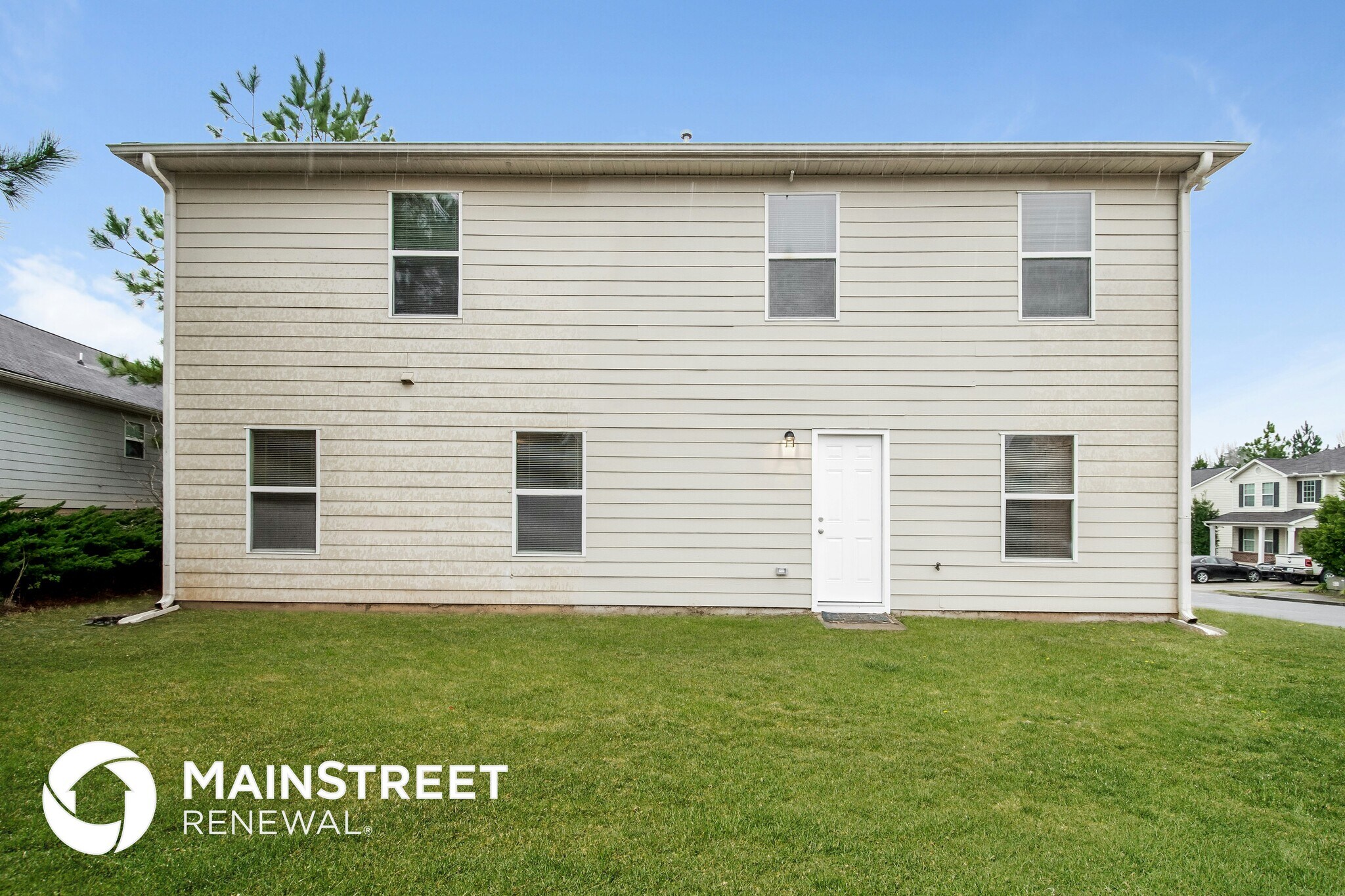 Building Photo - 400 Pinevale Ct