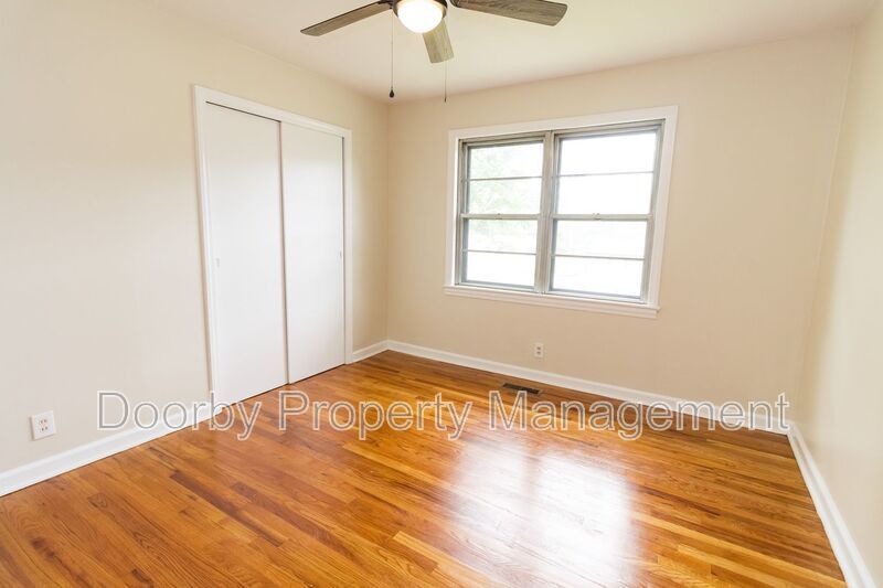 Building Photo - 116 Centro St