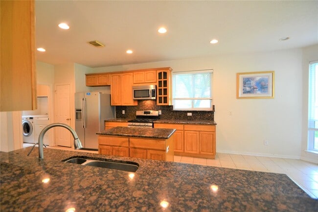 Building Photo - 12110 Laurel Ct
