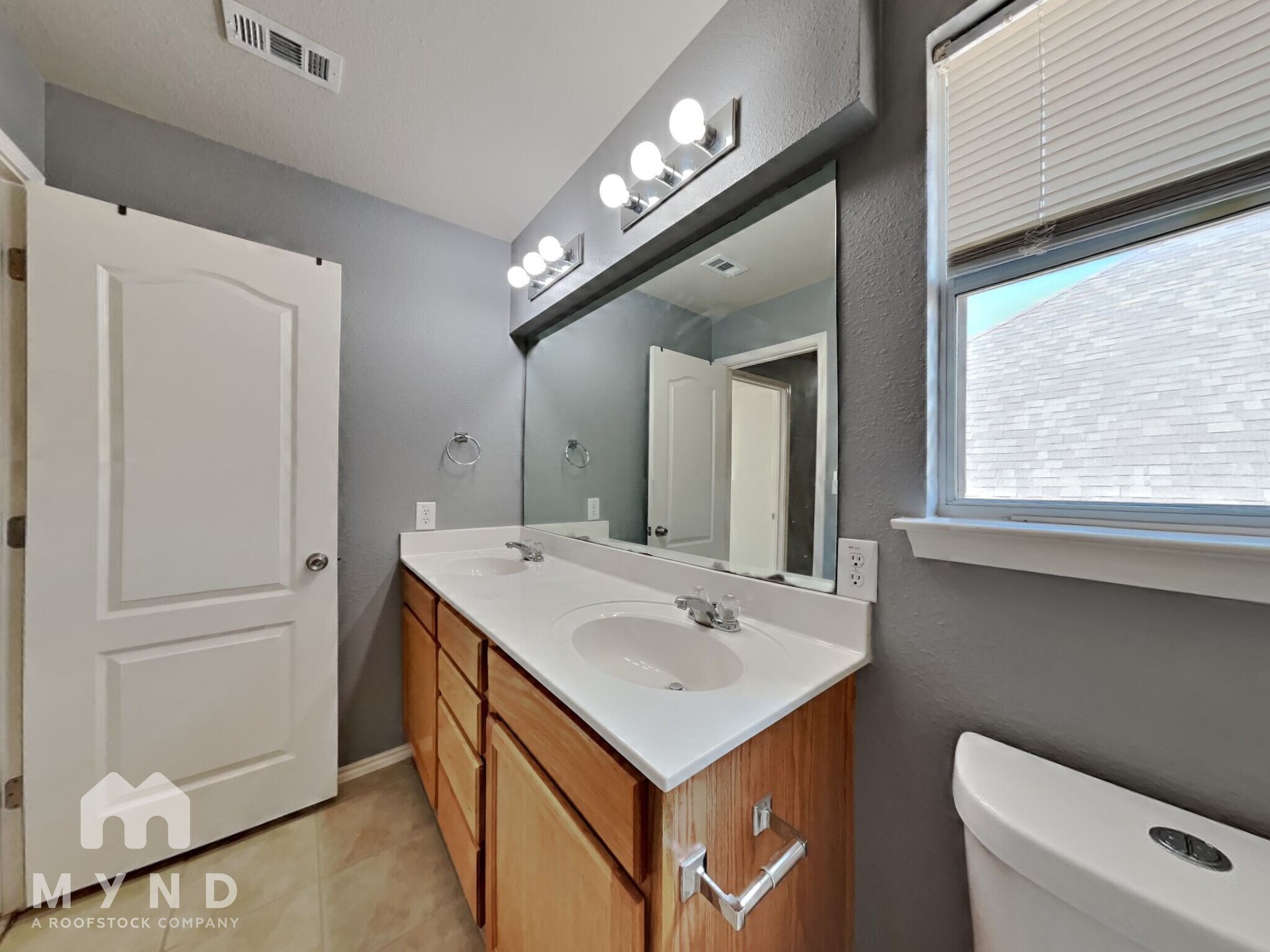 Building Photo - 26811 Spiral Canyon