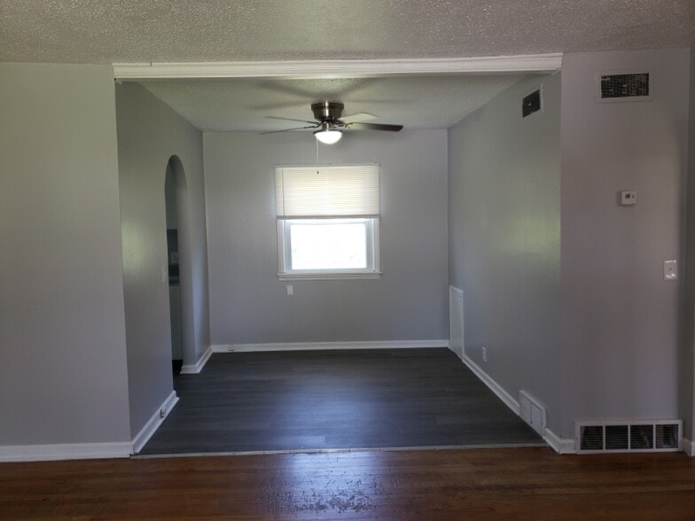 Building Photo - 2356 N Prince St