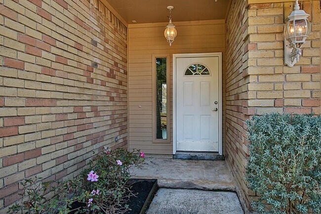 Building Photo - 23315 Montague Dr