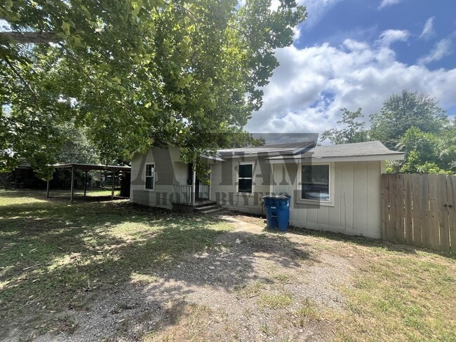 Building Photo - 3 Bed 1 Bath home for rent!