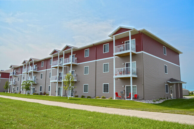 Fargo, ND North Sky Apartments | Exterior - North Sky I