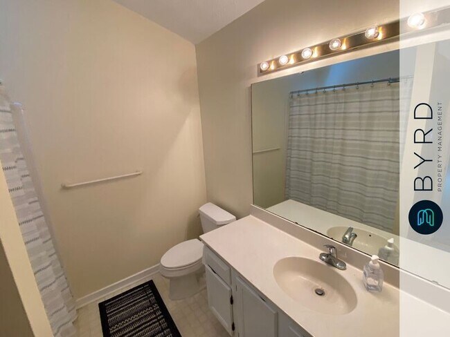 Building Photo - 14302 Regatta Pointe Rd