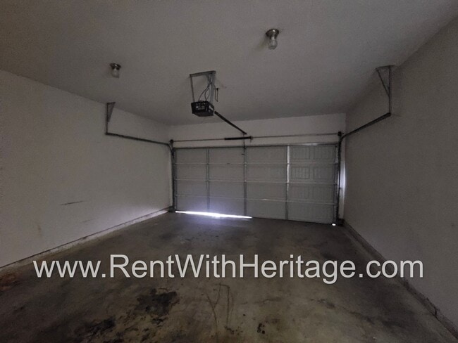 Building Photo - Gorgeous 3Bd / 2Ba Immaculate Townhome / U...