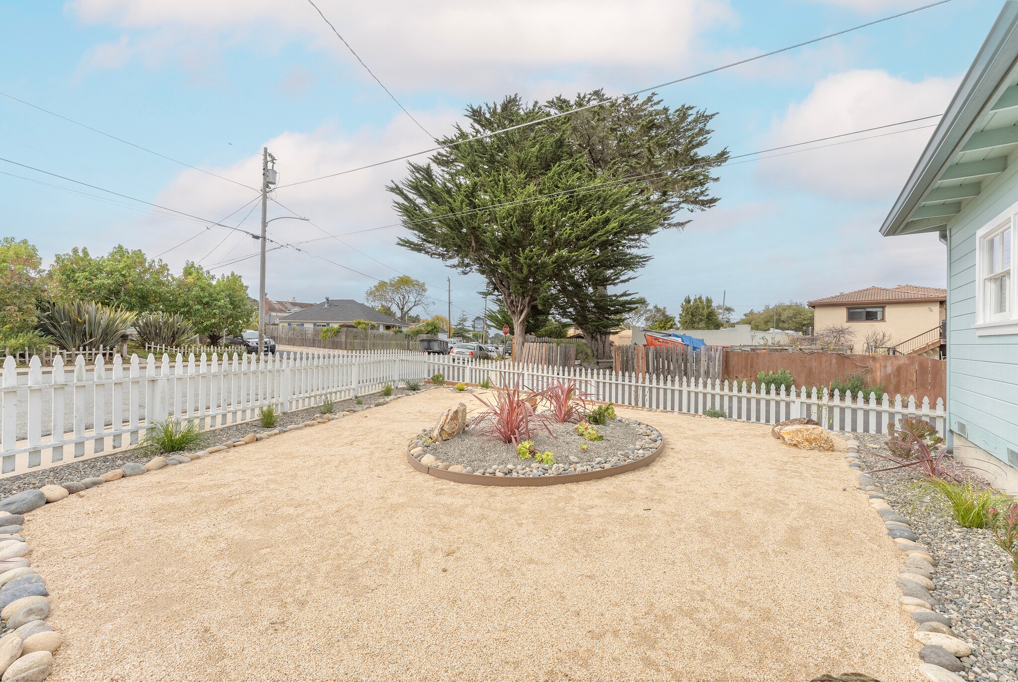 Building Photo - 230 Gibson Ave