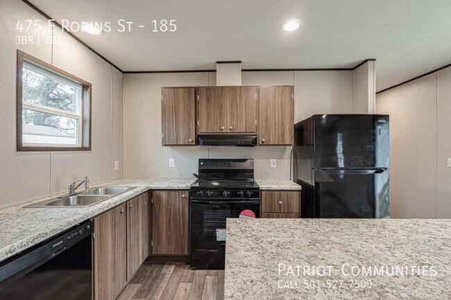 Building Photo - 475 E Robins St