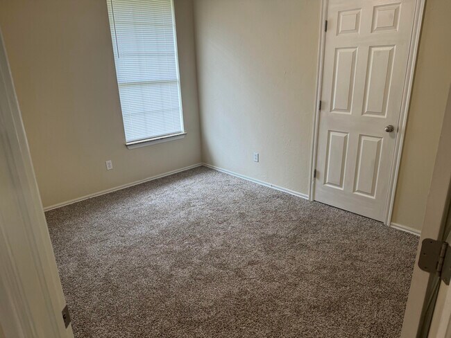 Building Photo - 11152 NW 5th Terrace