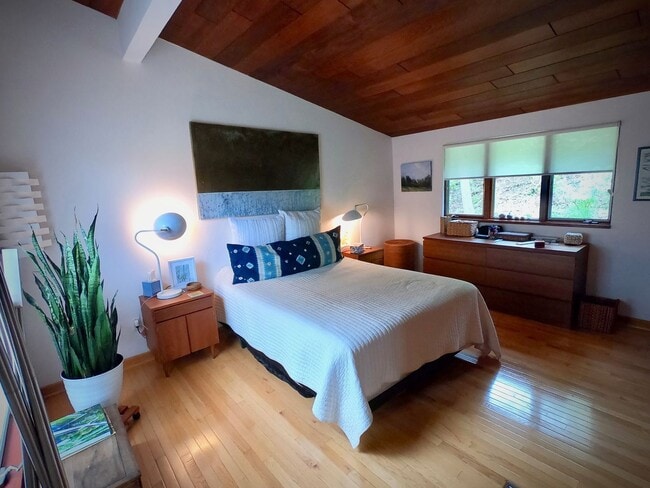 Building Photo - 8/1 Mid Century Modern Private House Bordering Frick Park. 1 of a kind.