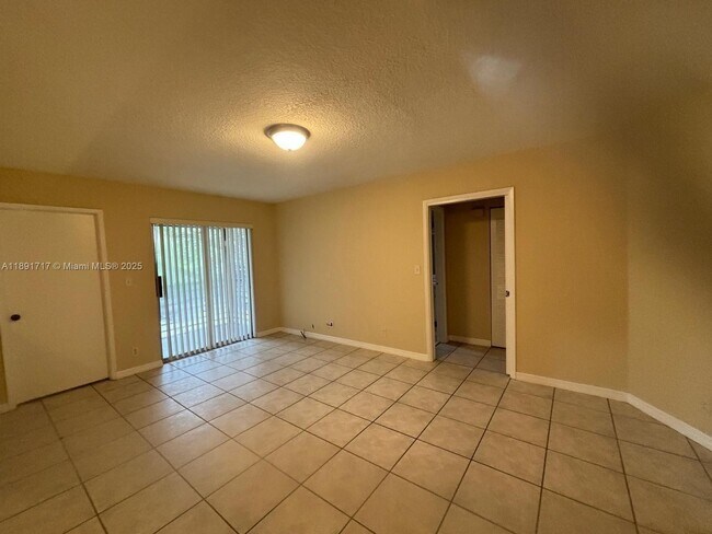 Building Photo - 301 Gardens Dr
