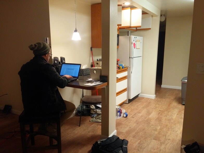 Building Photo - 1358 NW Hall Dr