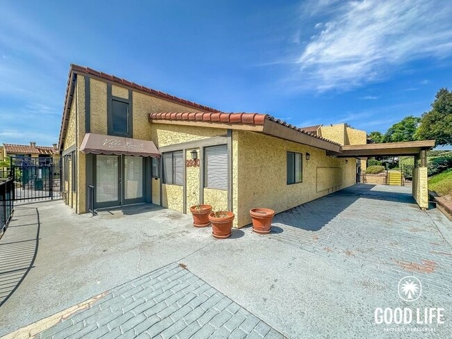 Building Photo - 3020 Alta View Dr