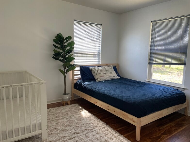 Building Photo - 407 East St