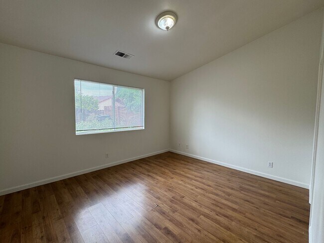 Building Photo - Three Bed, Two Bath Home with Two Car Garage