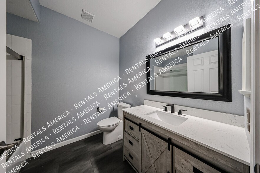 Building Photo - 9555 E Raintree Dr