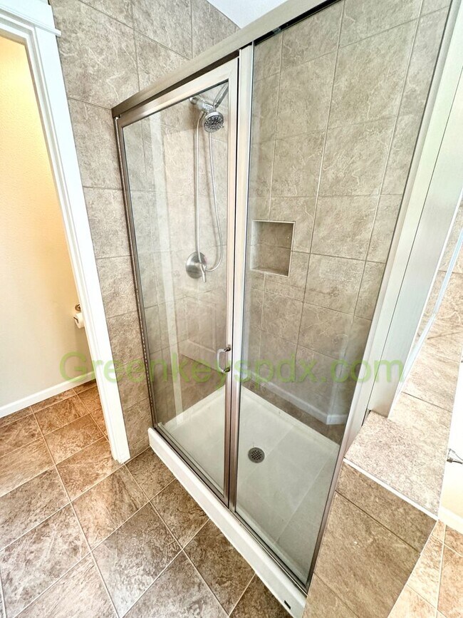 Building Photo - Gorgeous 3-Bedroom 2.5-Bathroom House with...