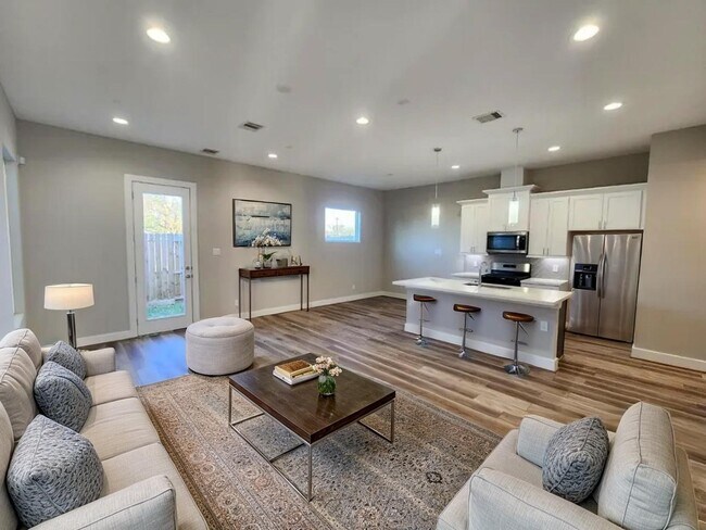 Building Photo - 3206 Bostic St