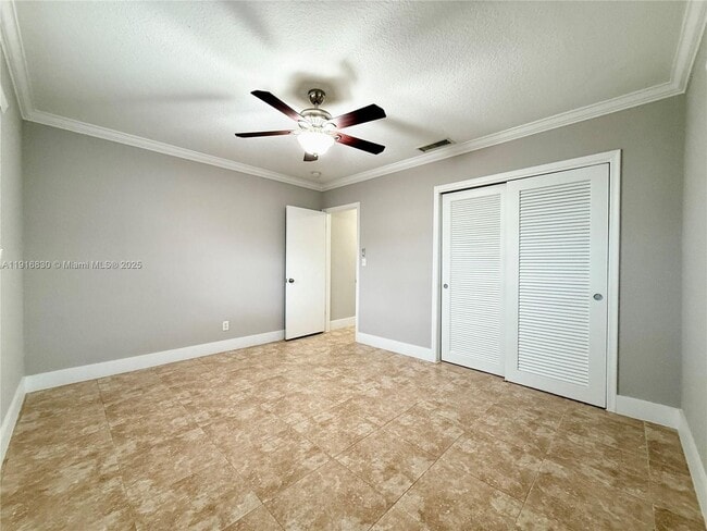 Building Photo - 216 SE 5th St