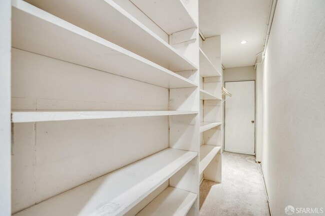 Building Photo - 172 Amber Dr