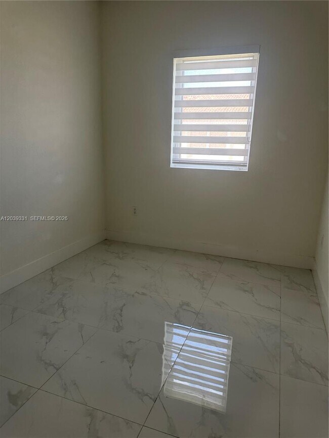 Building Photo - 6410 SW 139th Avenue Rd