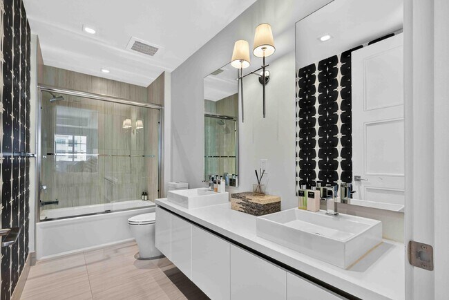 Building Photo - 155 E Boca Raton Rd