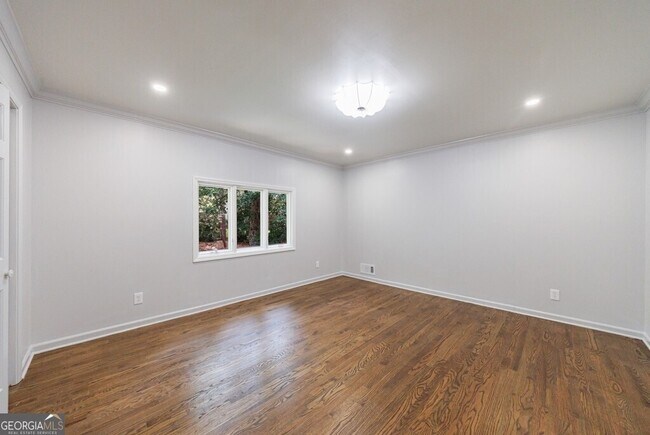 Building Photo - 459 Atlanta Country Club Dr