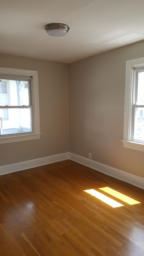 Building Photo - 2105 Mt Vernon Ave