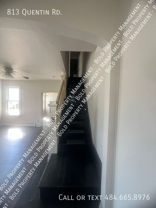 Building Photo - 813 Quentin Rd