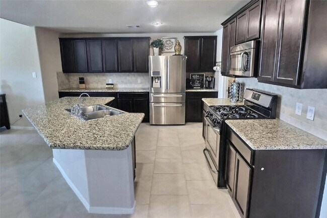 Building Photo - Modern Living in Tamarron | 4 Bed, 3.5 Bat...