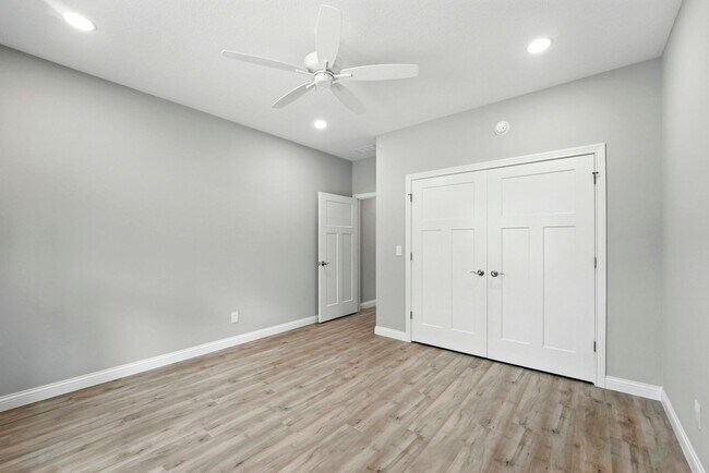 Building Photo - 80 Lane 520 Lake James