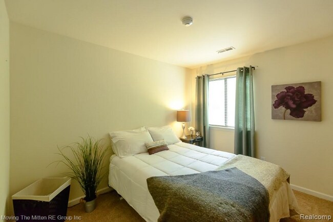 Building Photo - 42551 Lilley Pointe Dr