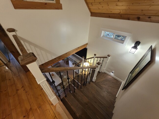 Building Photo - 713 Claire Ln