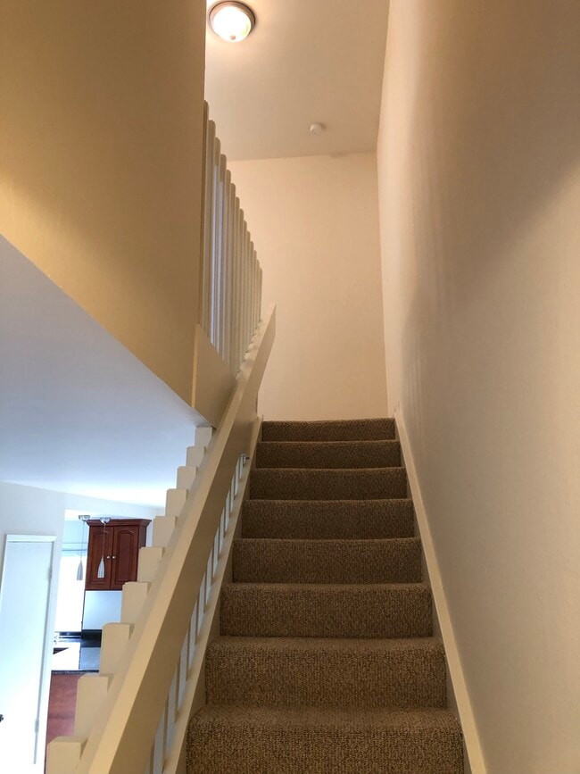 Building Photo - 818 Juno Ln