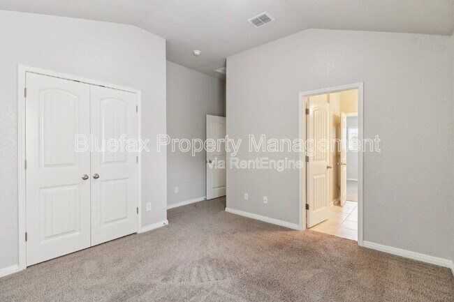 Building Photo - 13840 Tribeca
