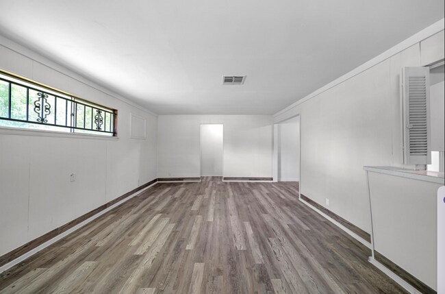 Building Photo - 3207 Florida St