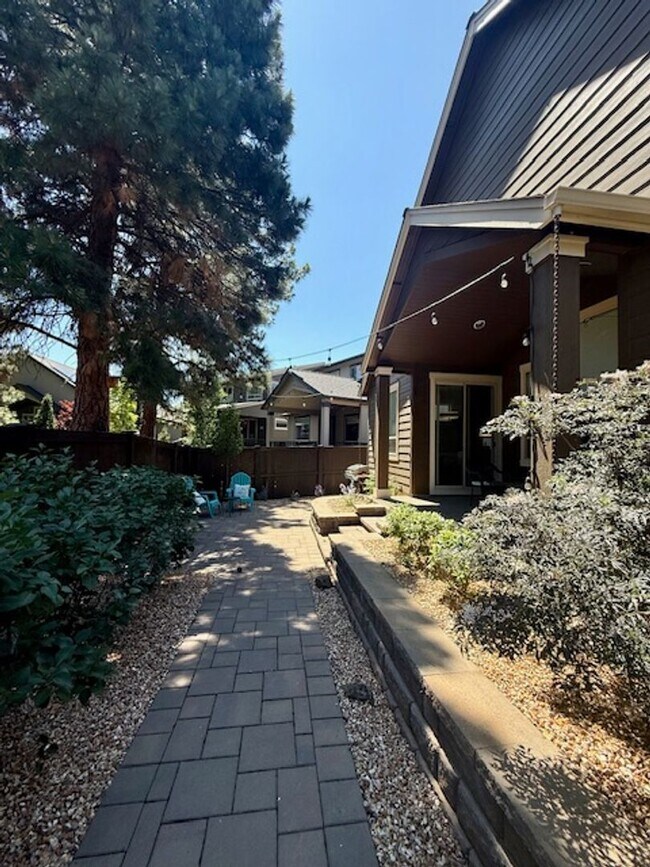 Building Photo - Luxury Single-Level Home with 3-Car Garage...