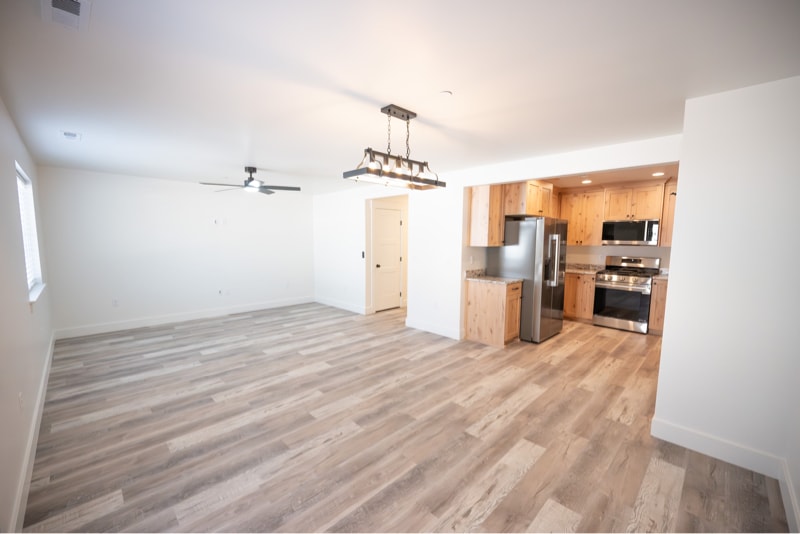 Building Photo - 520 E South Weber Dr