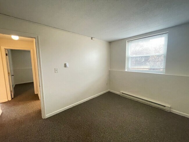 Building Photo - 181 Loudon Rd