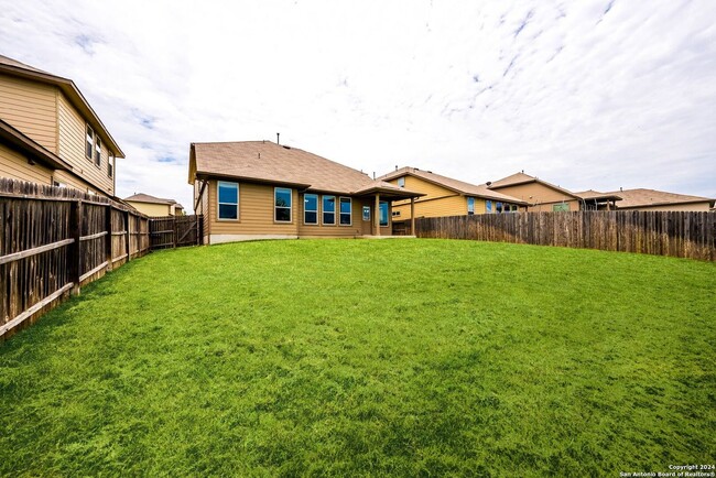 Building Photo - 2-Story Home with Greenbelt Views