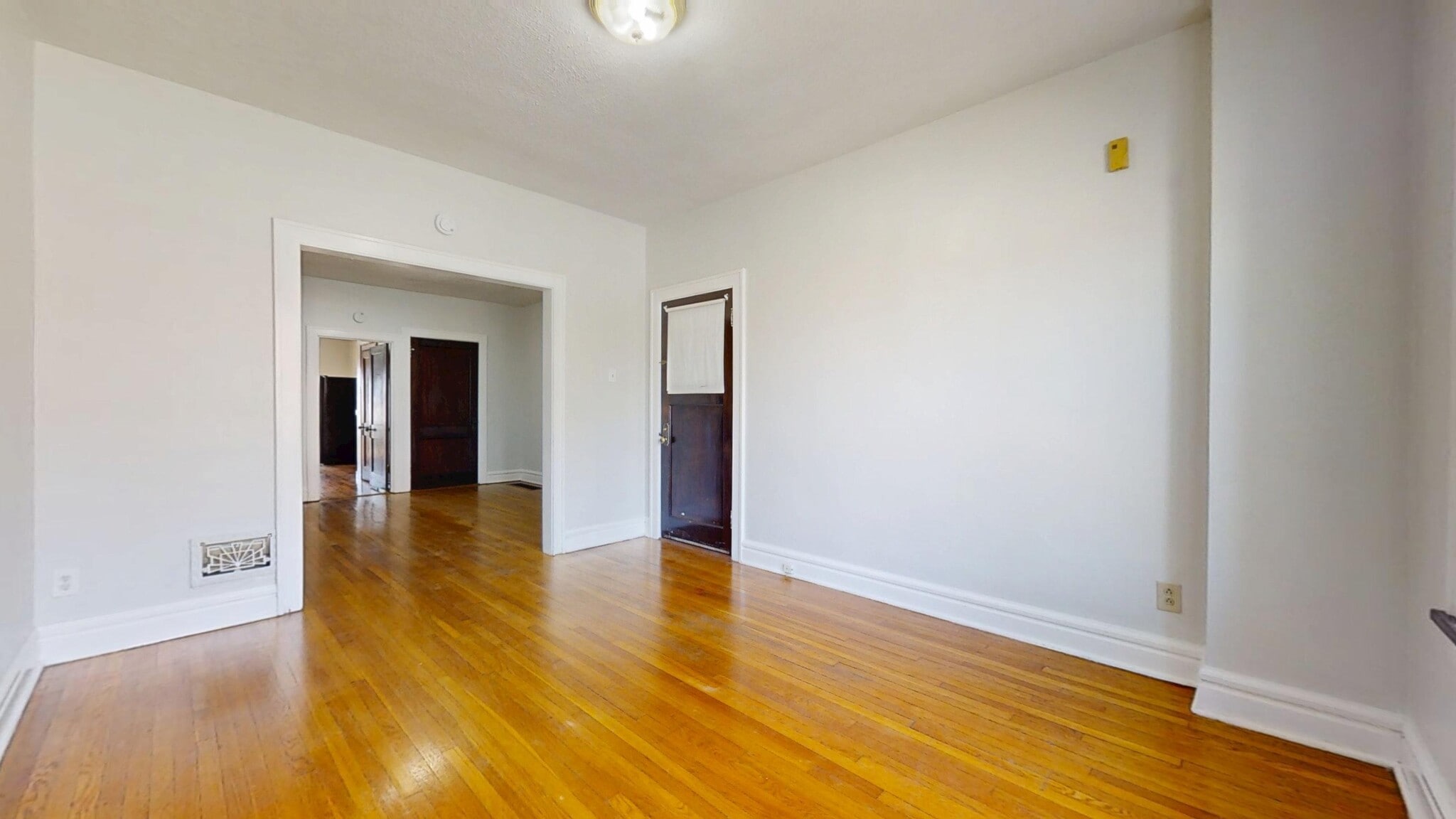 Building Photo - 3704 Fairview Ave