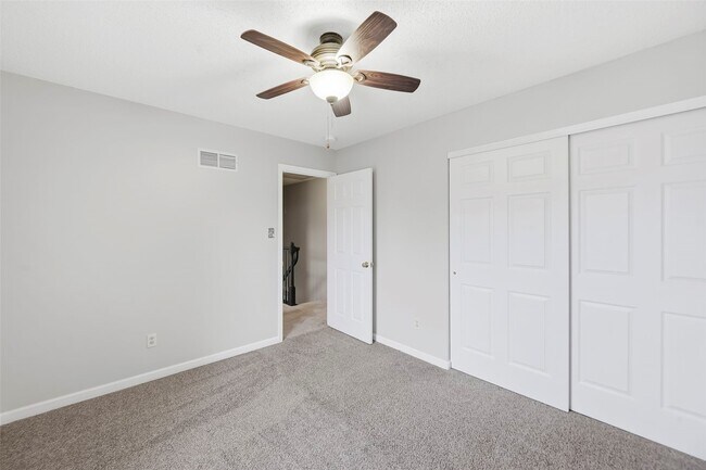 Building Photo - 5012 Joshua Dr