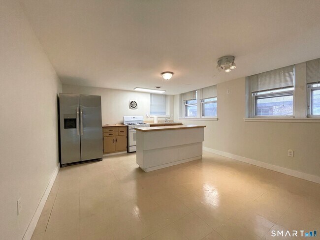 Building Photo - 37 Wooster Pl