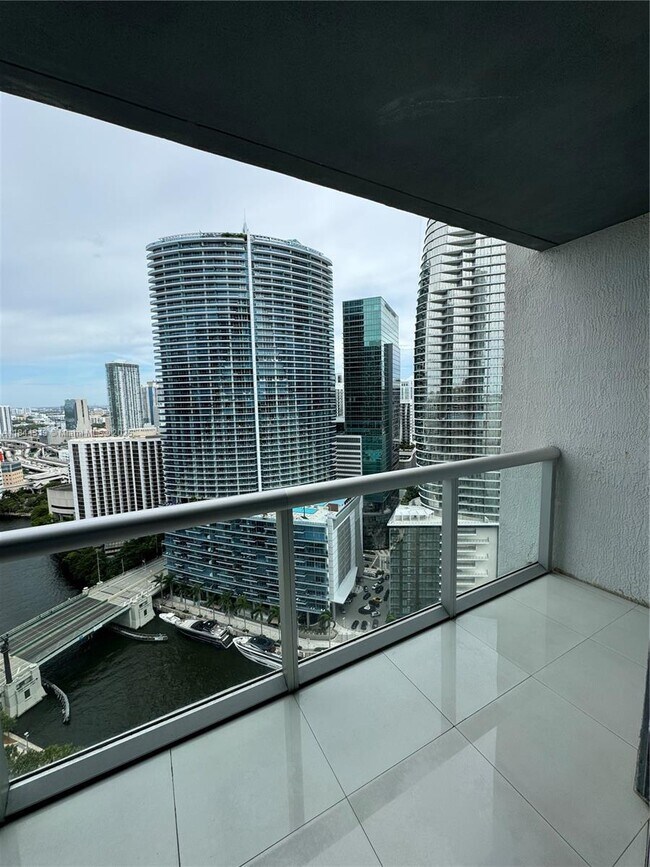 Primary Photo - 465 Brickell Ave