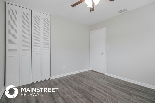 Building Photo - 548 Cambridge Cir