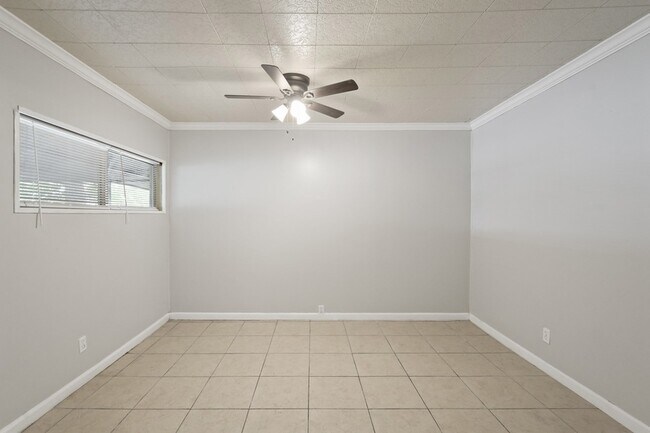 Building Photo - 5966 Doulton Dr