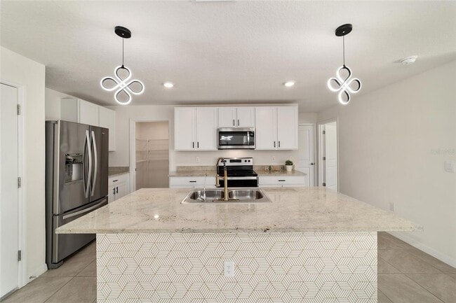 Building Photo - 8741 SW 45th Ct