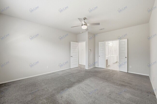 Building Photo - 8005 Gangway Dr