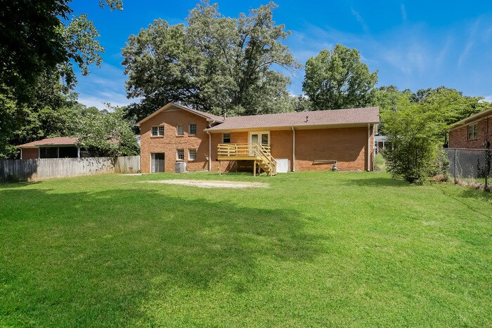 Building Photo - 12 Woodleigh Dr