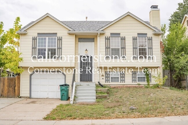 Building Photo - 2570 Clarendon Dr